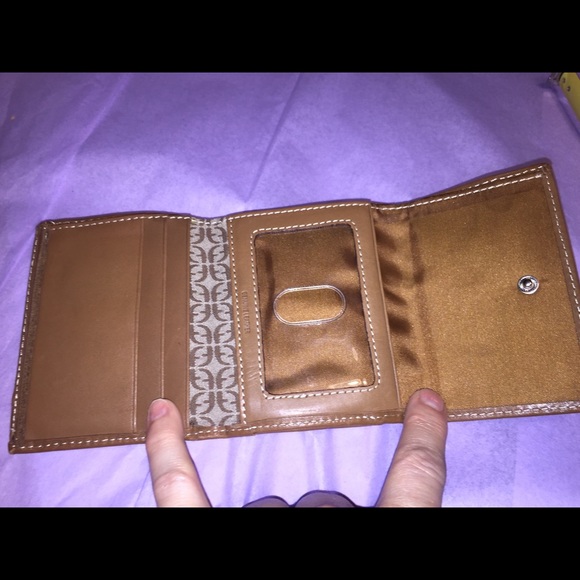 Fossil’s Signature Jacquard Folding Wallet - Picture 6 of 6